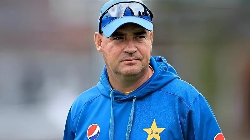 Mickey Arthur will coach the Pakistan team online